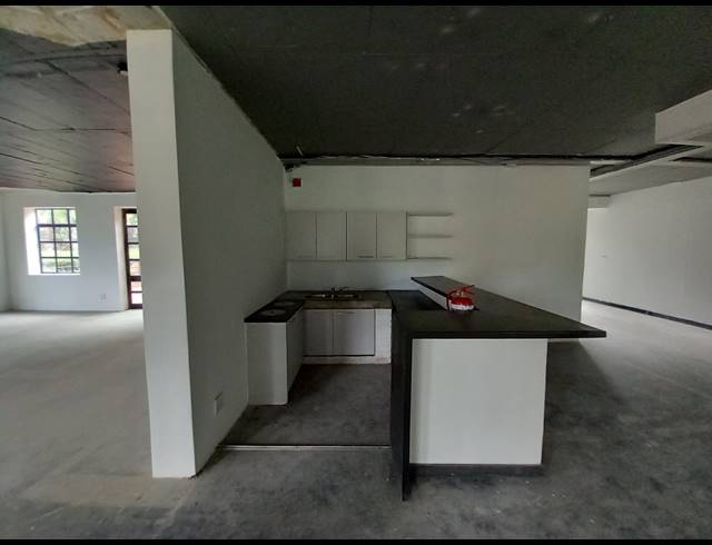 246M² OFFICE TO LET IN BRYANSTON